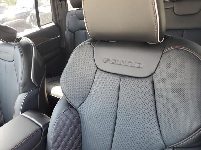 new 2025 Jeep Grand Cherokee car, priced at $57,078