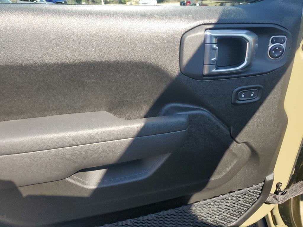 new 2025 Jeep Wrangler car, priced at $52,112