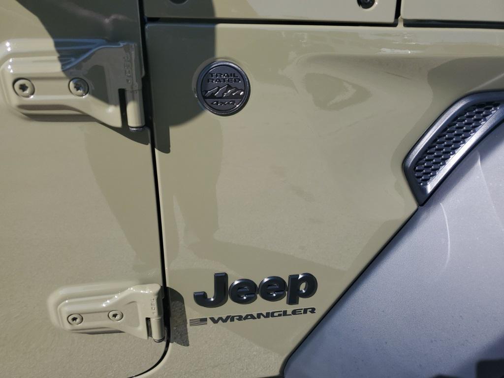 new 2025 Jeep Wrangler car, priced at $52,112