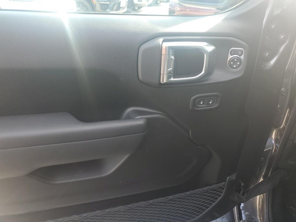 new 2025 Jeep Wrangler car, priced at $48,145