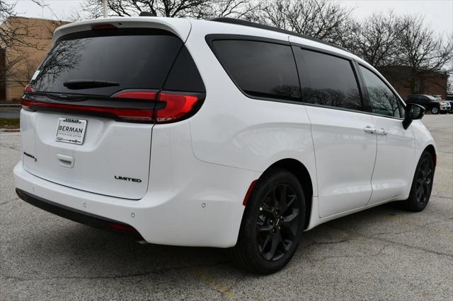 new 2024 Chrysler Pacifica car, priced at $40,978