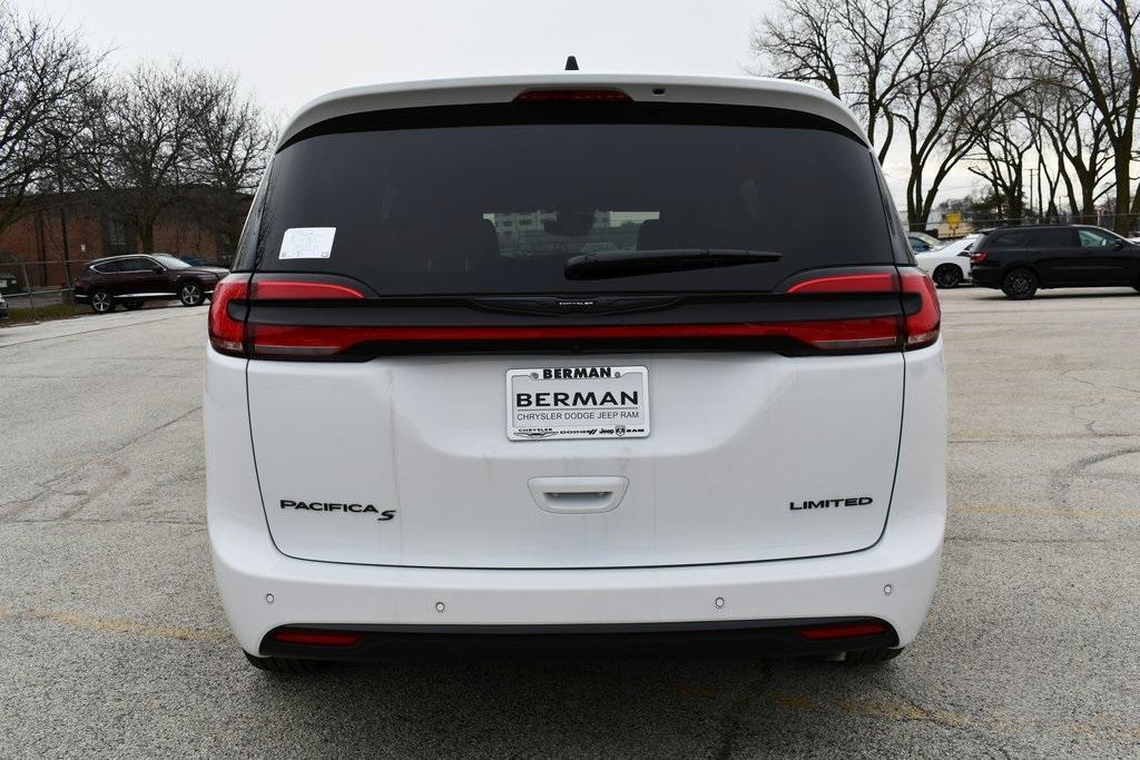 new 2024 Chrysler Pacifica car, priced at $47,932