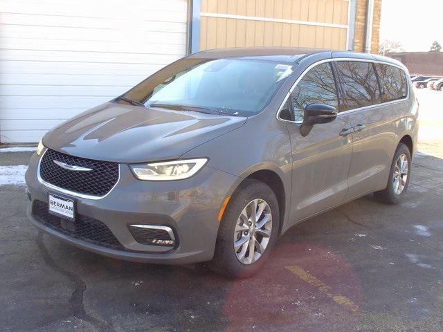 new 2025 Chrysler Pacifica car, priced at $44,635