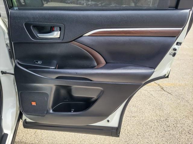 used 2016 Toyota Highlander car, priced at $21,662