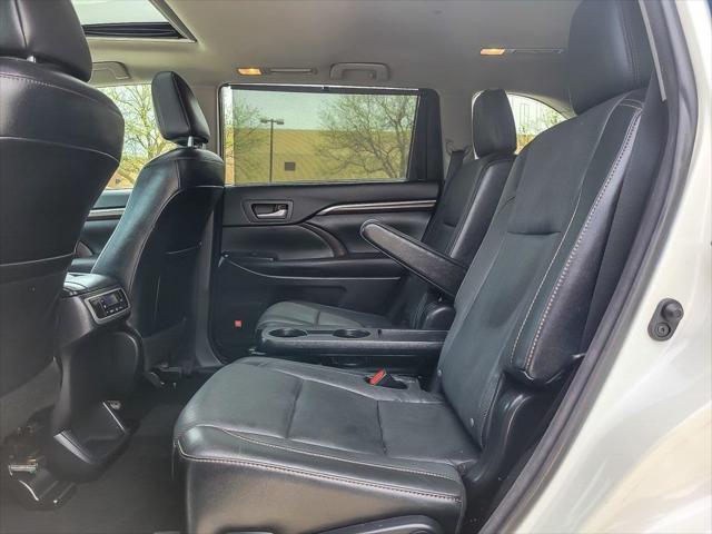 used 2016 Toyota Highlander car, priced at $21,662