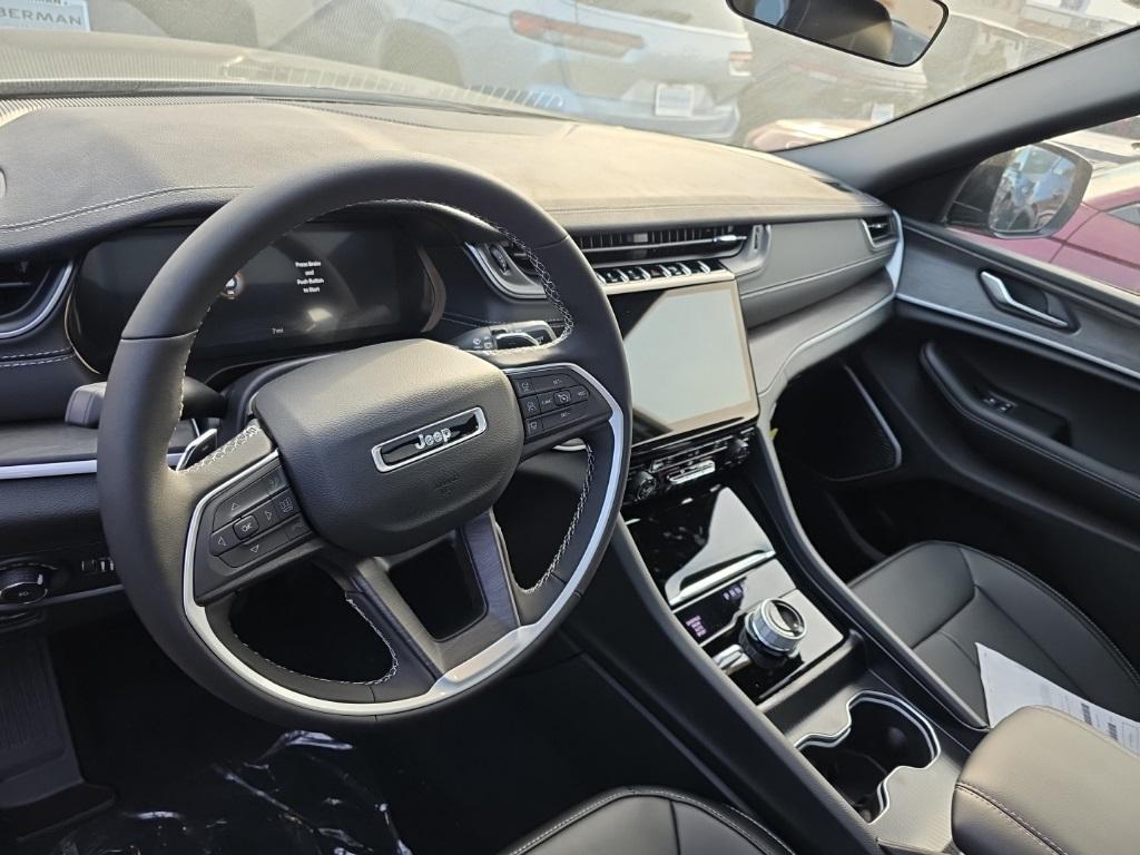 new 2025 Jeep Grand Cherokee car, priced at $52,189
