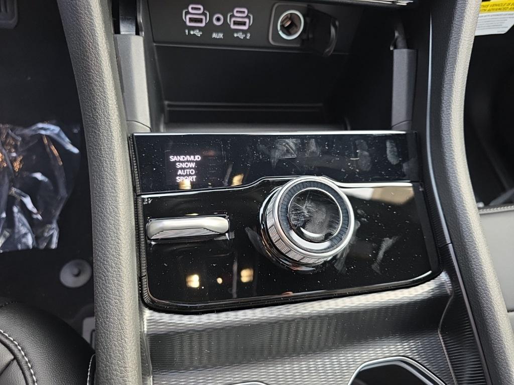 new 2025 Jeep Grand Cherokee car, priced at $52,189