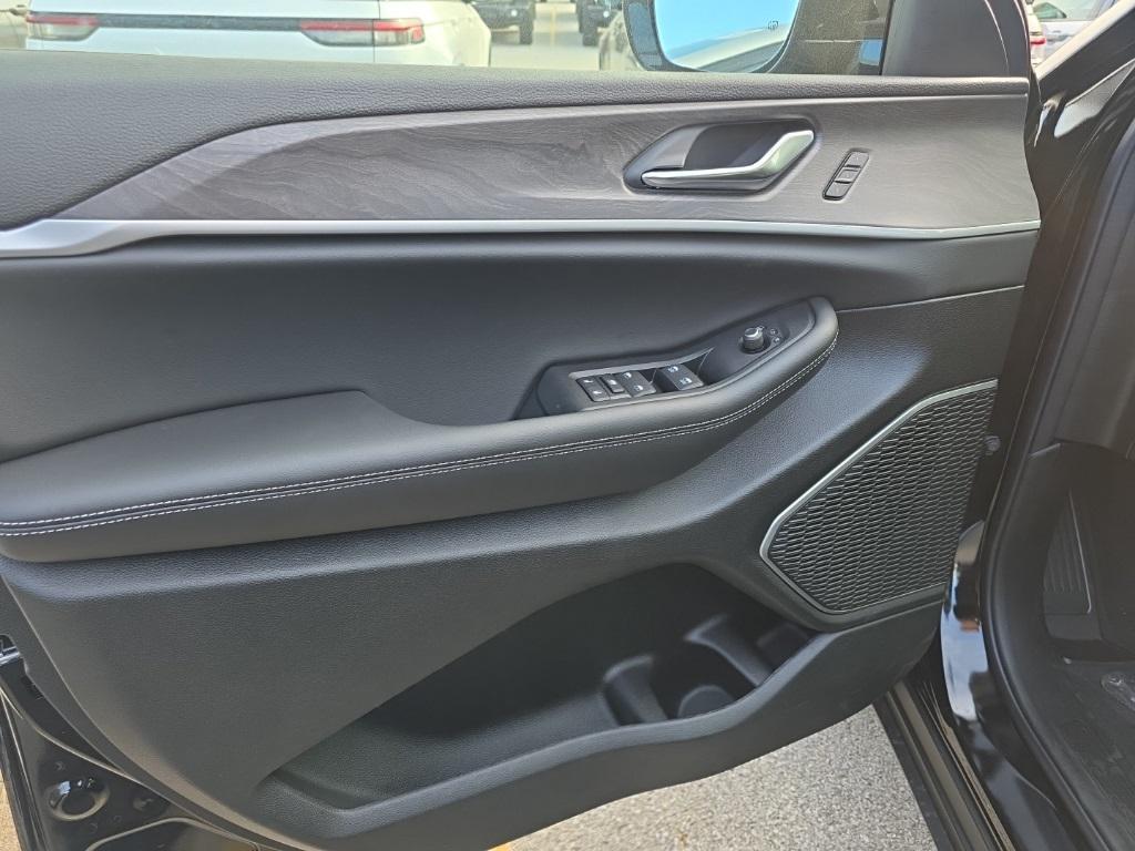 new 2025 Jeep Grand Cherokee car, priced at $52,189