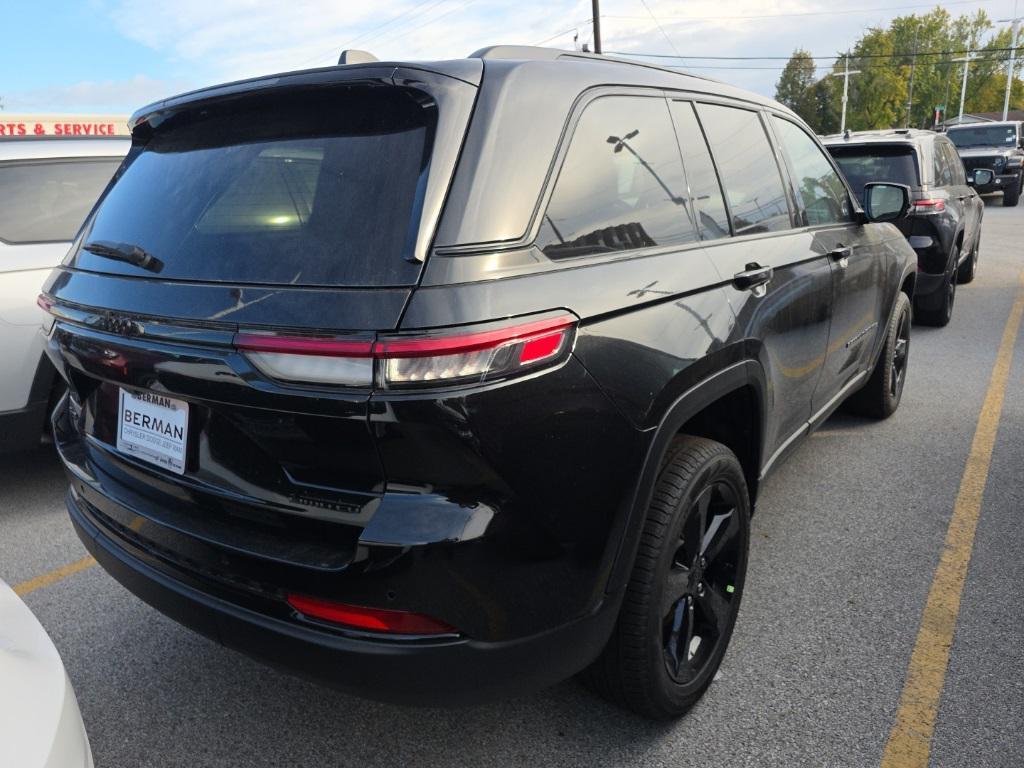 new 2025 Jeep Grand Cherokee car, priced at $52,189