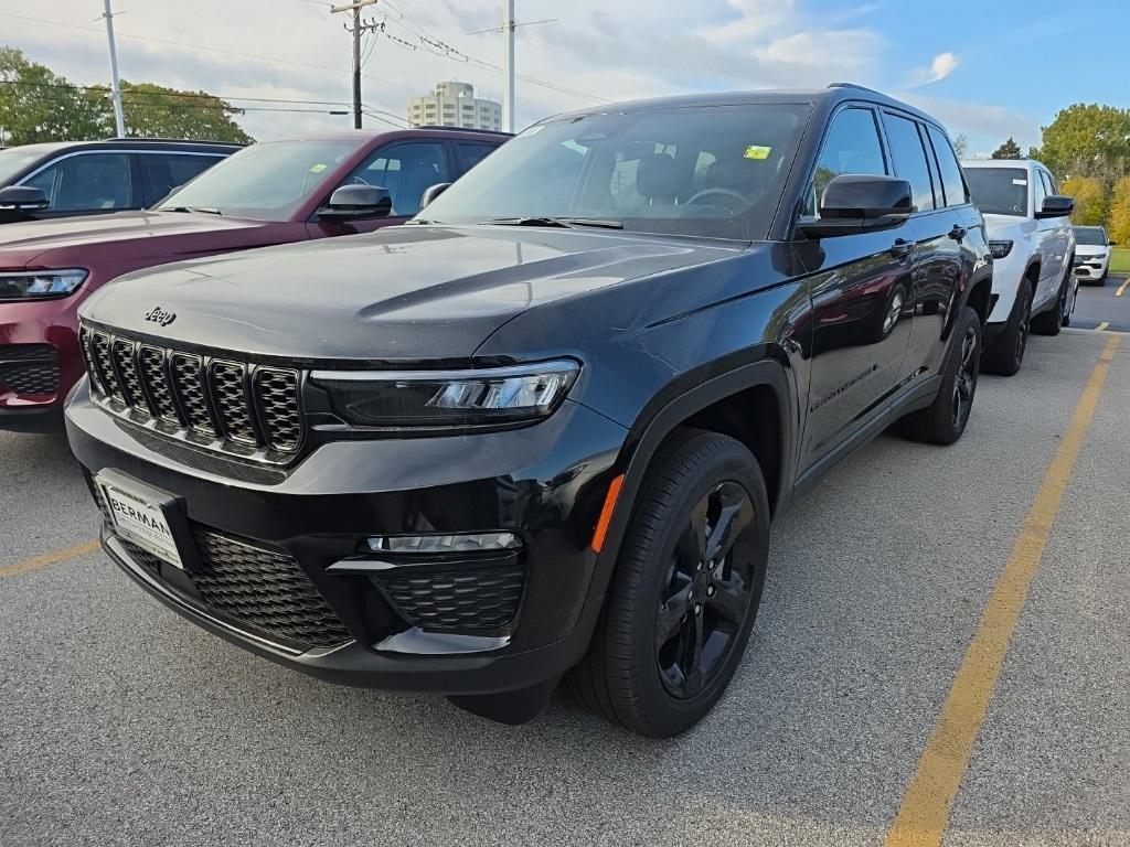 new 2025 Jeep Grand Cherokee car, priced at $52,189
