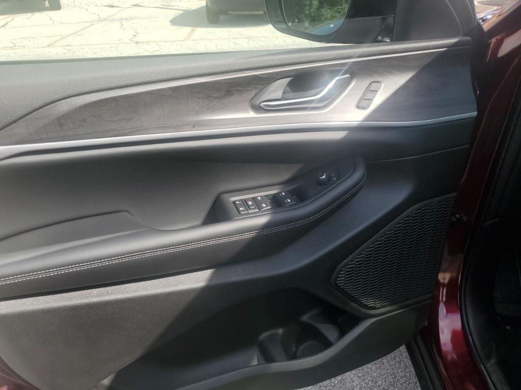 new 2025 Jeep Grand Cherokee car, priced at $46,266
