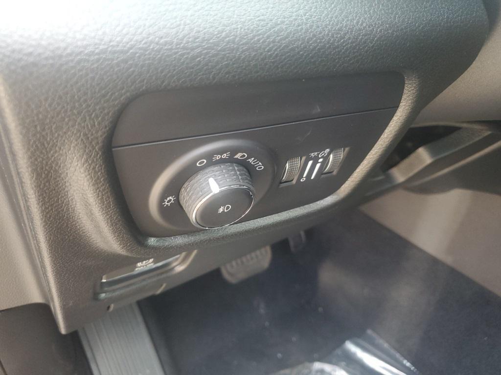 new 2025 Jeep Grand Cherokee car, priced at $46,266