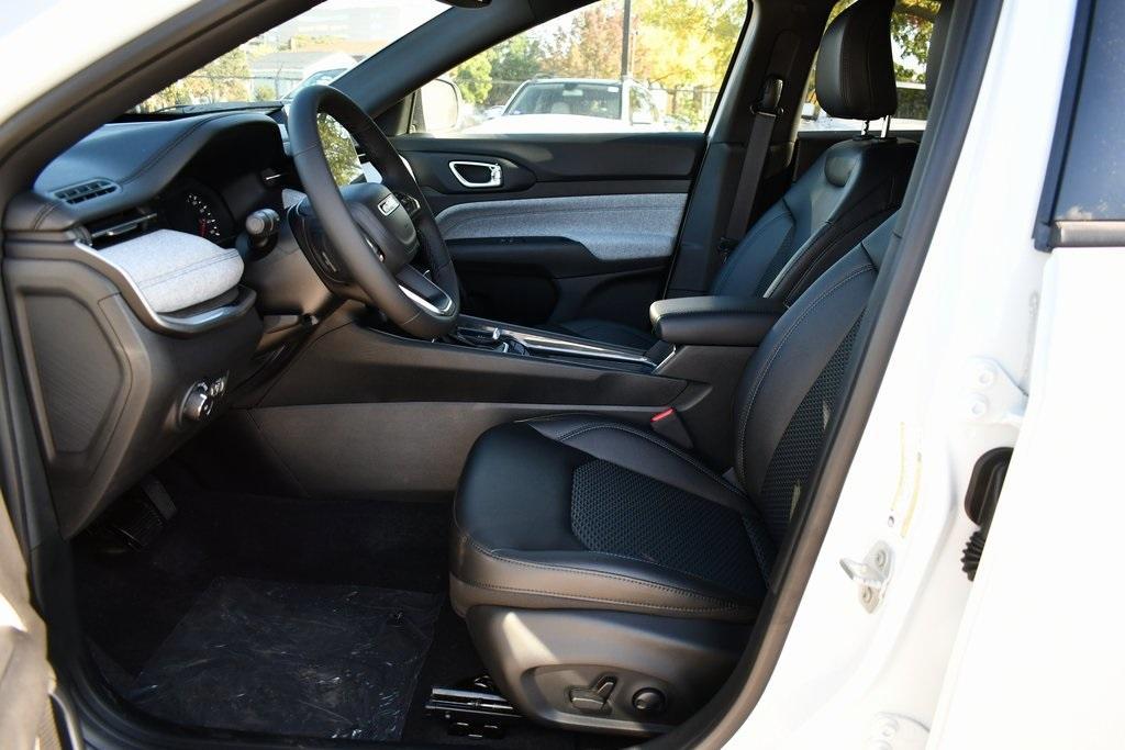 new 2024 Jeep Compass car, priced at $29,489