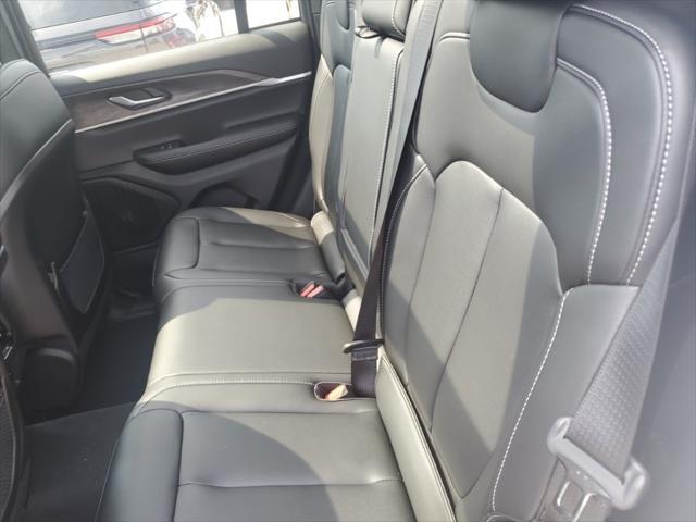 new 2025 Jeep Grand Cherokee car, priced at $44,105