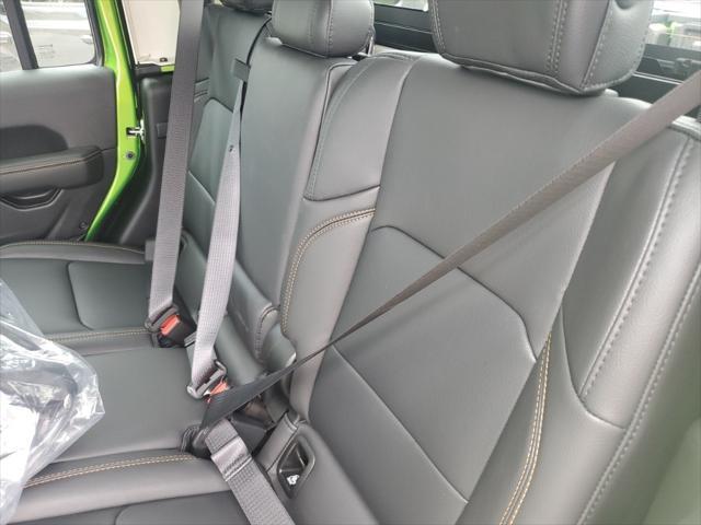 new 2025 Jeep Gladiator car, priced at $42,917