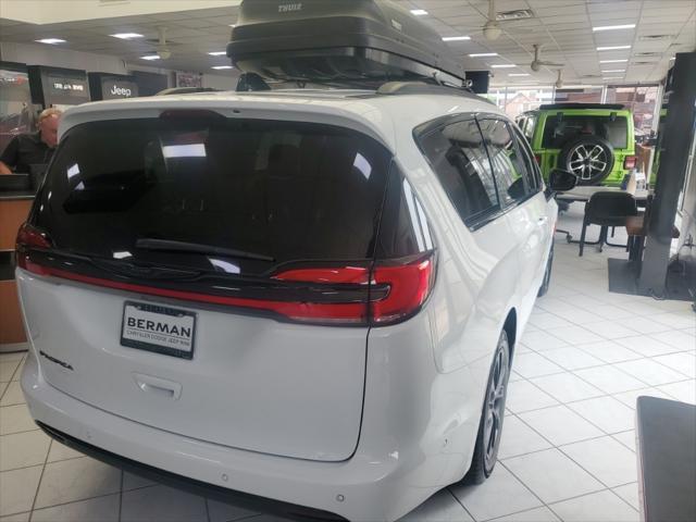new 2025 Chrysler Pacifica car, priced at $46,852