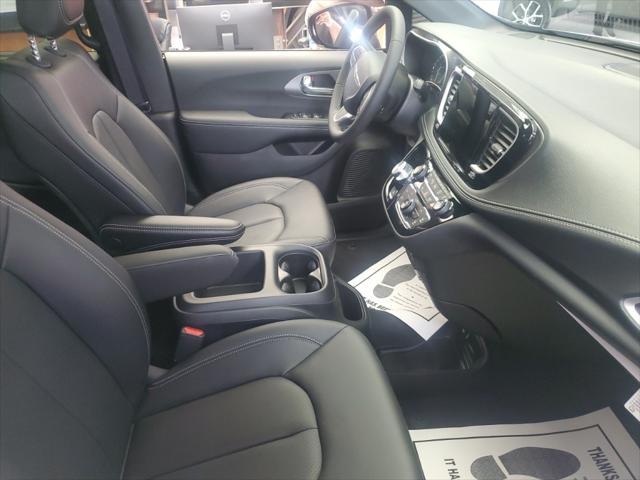 new 2025 Chrysler Pacifica car, priced at $46,852