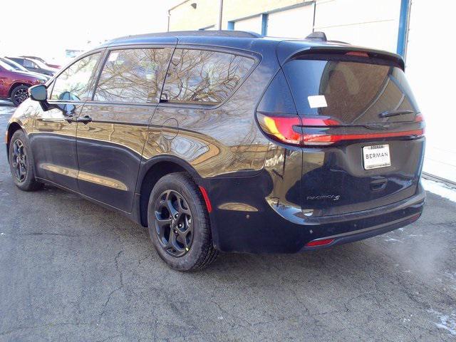 new 2025 Chrysler Voyager car, priced at $40,190