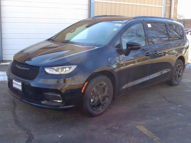 new 2025 Chrysler Voyager car, priced at $40,190