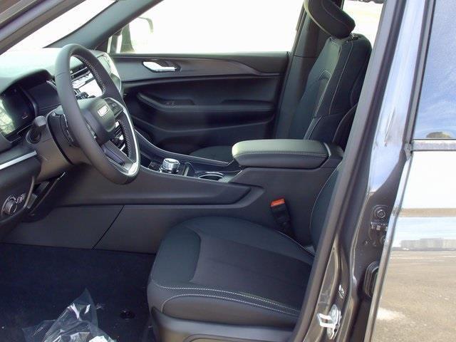 new 2025 Jeep Grand Cherokee car, priced at $34,958