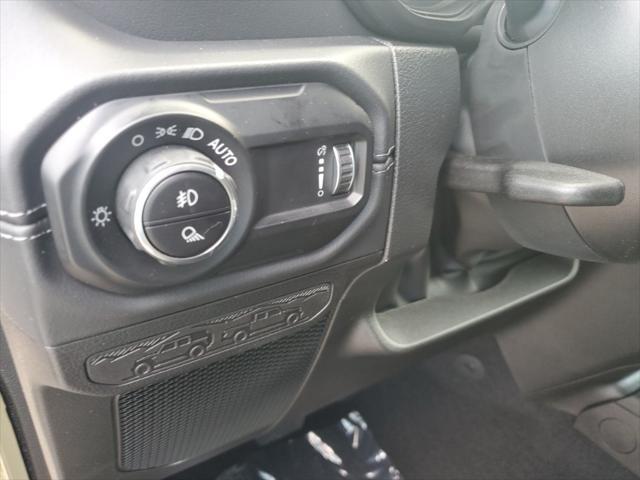 new 2025 Jeep Gladiator car, priced at $42,917