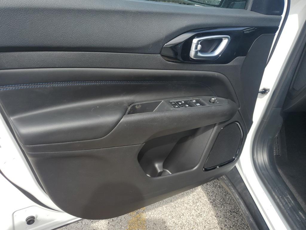 new 2025 Jeep Compass car, priced at $27,147