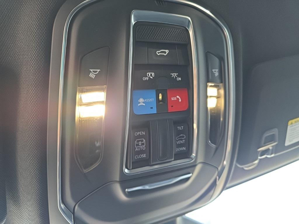 new 2025 Jeep Grand Cherokee car, priced at $45,842