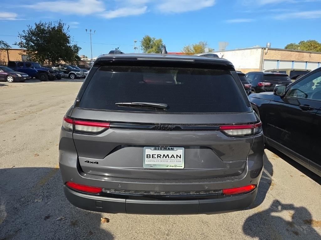 new 2025 Jeep Grand Cherokee car, priced at $45,842