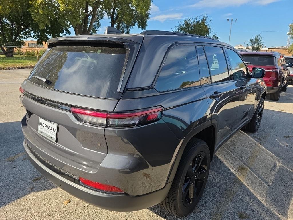 new 2025 Jeep Grand Cherokee car, priced at $45,842