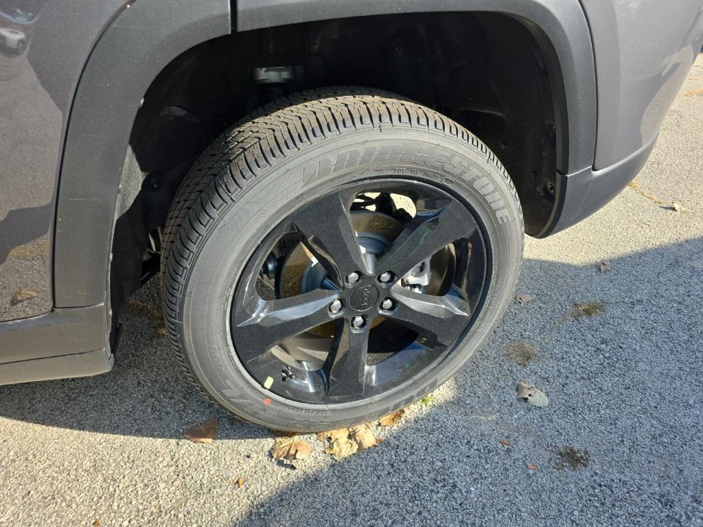 new 2025 Jeep Grand Cherokee car, priced at $45,842