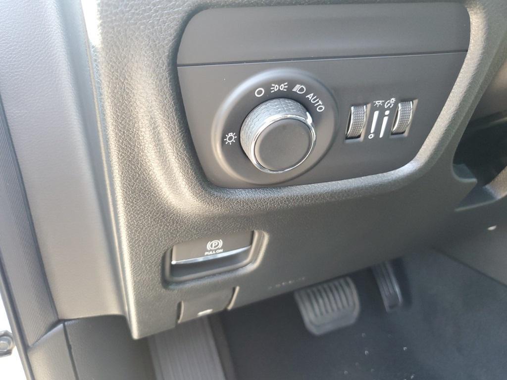 new 2025 Jeep Grand Cherokee L car, priced at $39,684