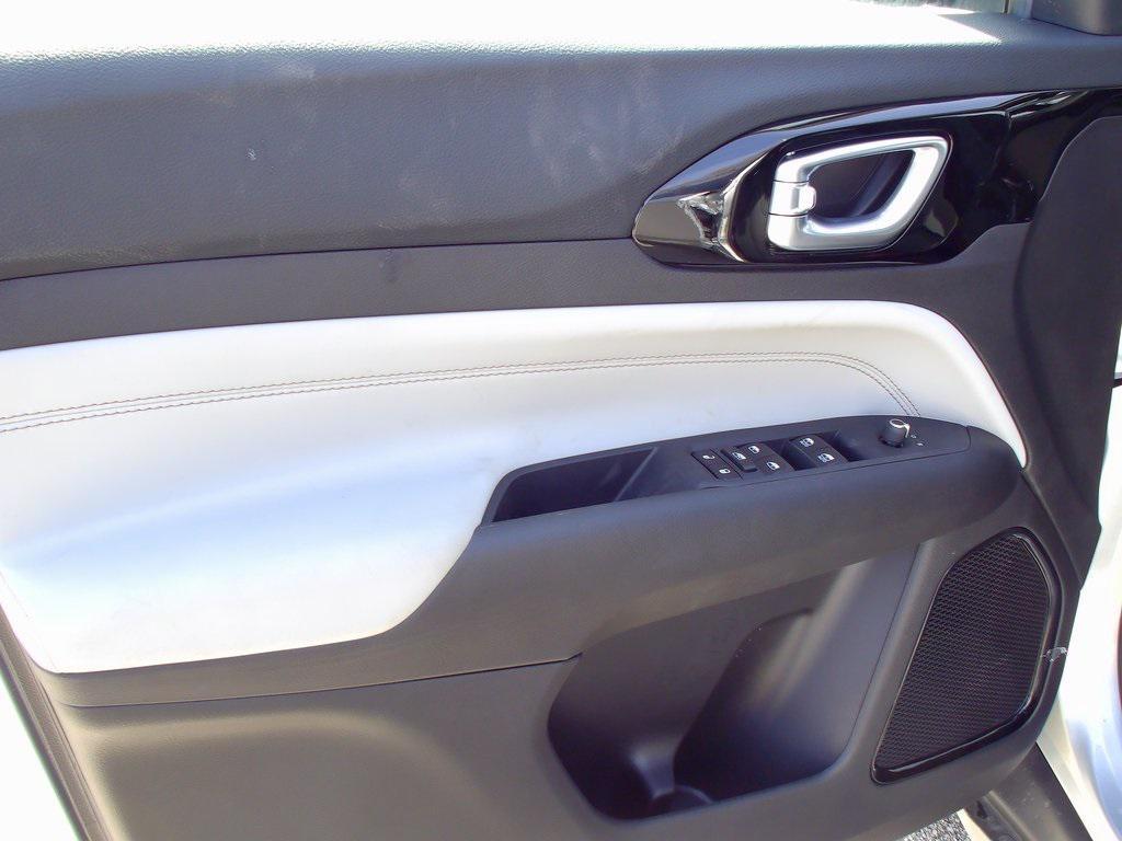 new 2025 Jeep Compass car, priced at $28,991