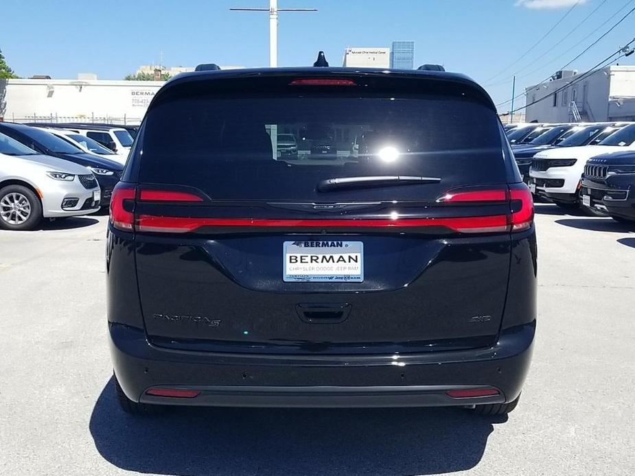 new 2024 Chrysler Pacifica car, priced at $43,589