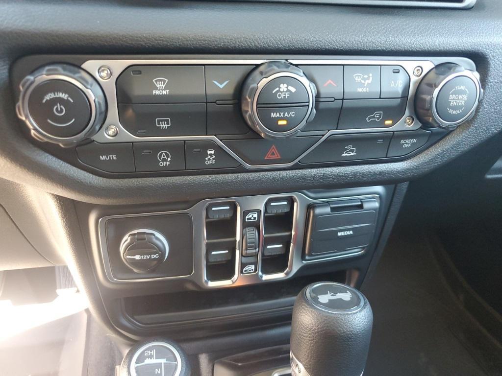 new 2025 Jeep Wrangler car, priced at $36,934