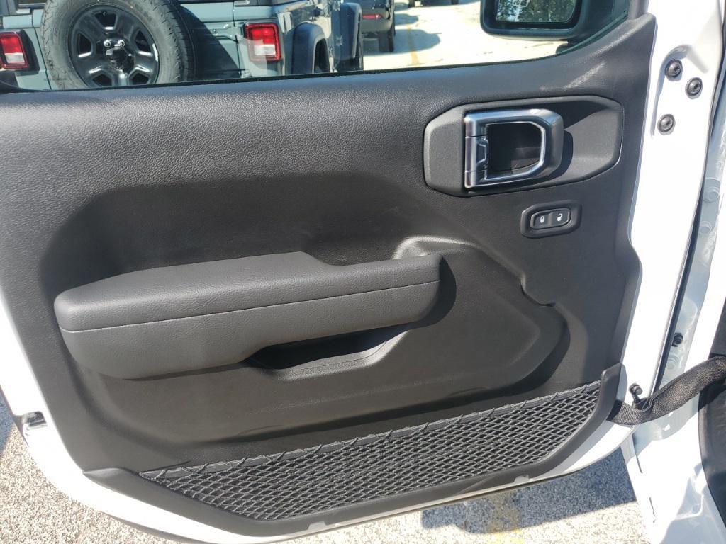new 2025 Jeep Wrangler car, priced at $36,934
