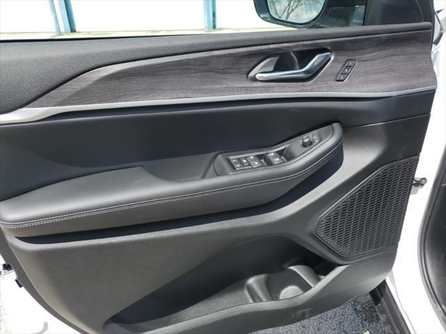 new 2025 Jeep Grand Cherokee car, priced at $46,559