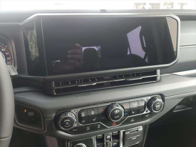 new 2025 Jeep Gladiator car, priced at $42,917
