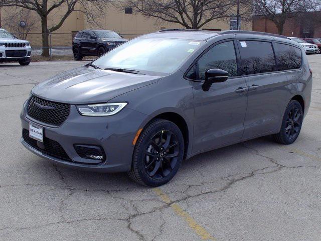 new 2025 Chrysler Pacifica car, priced at $52,630