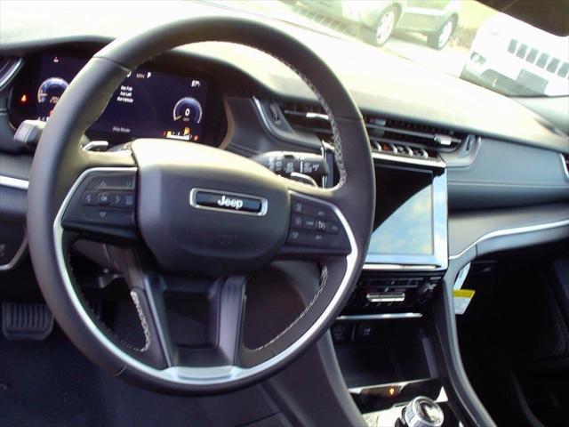 new 2025 Jeep Grand Cherokee car, priced at $37,946