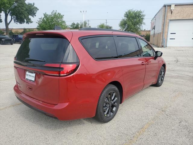 new 2025 Chrysler Pacifica car, priced at $45,846