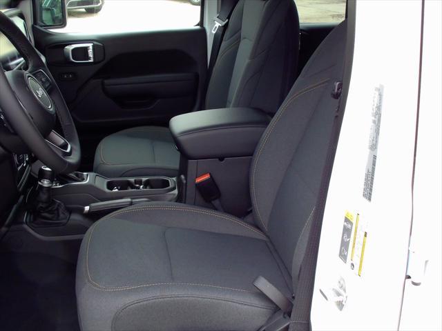 new 2025 Jeep Wrangler car, priced at $46,733