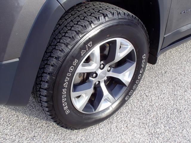 used 2014 Jeep Cherokee car, priced at $9,500