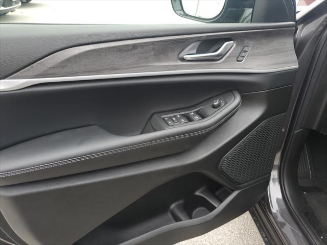 new 2025 Jeep Grand Cherokee L car, priced at $48,020