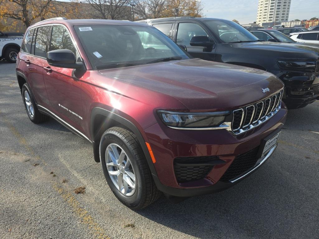 new 2025 Jeep Grand Cherokee car, priced at $42,840