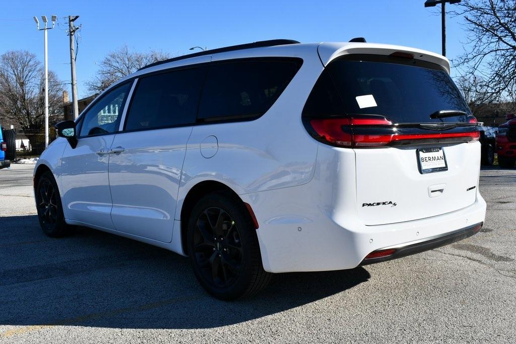 new 2024 Chrysler Pacifica car, priced at $49,487