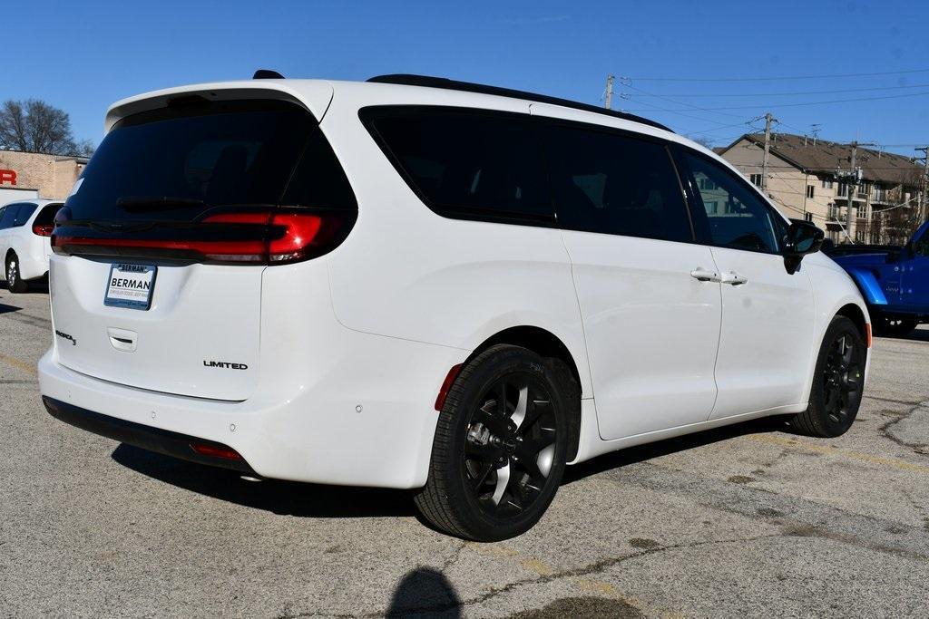 new 2024 Chrysler Pacifica car, priced at $49,487