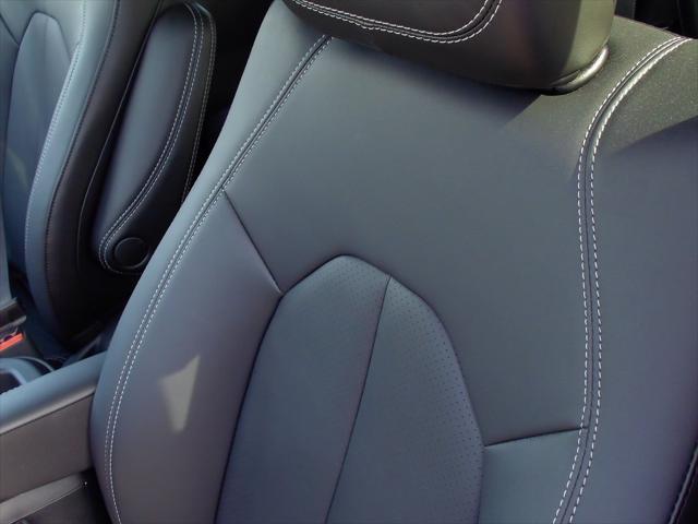 new 2025 Chrysler Pacifica Hybrid car, priced at $46,530