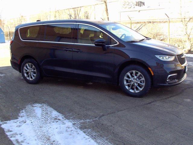 new 2025 Chrysler Pacifica car, priced at $44,140