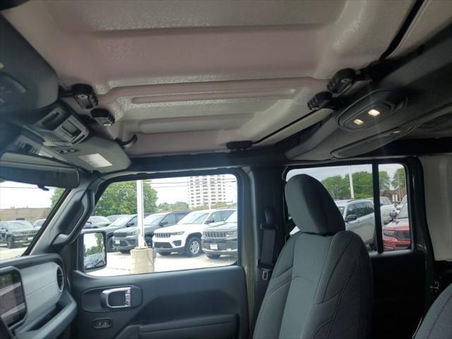 new 2025 Jeep Wrangler car, priced at $45,748