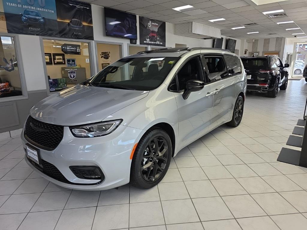 new 2026 Chrysler Pacifica car, priced at $47,161